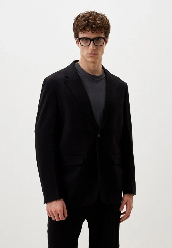 Lightweight Travel Suit