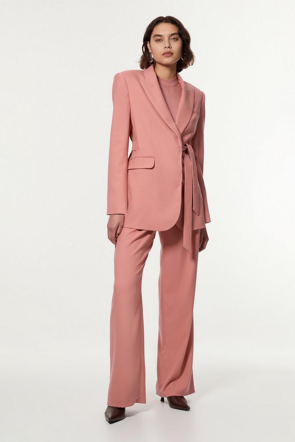 Coral Executive Suit
